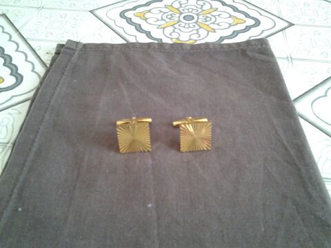 boutons de manchette 22 La Fert�-sous-Jouarre (77)