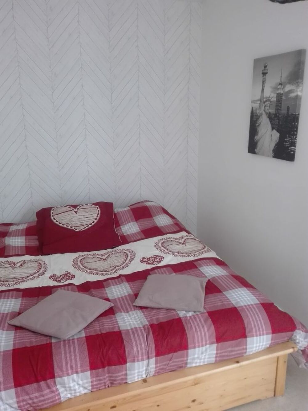 Location Colocation Chambre dans quartier calme et verdoyant. La couronne