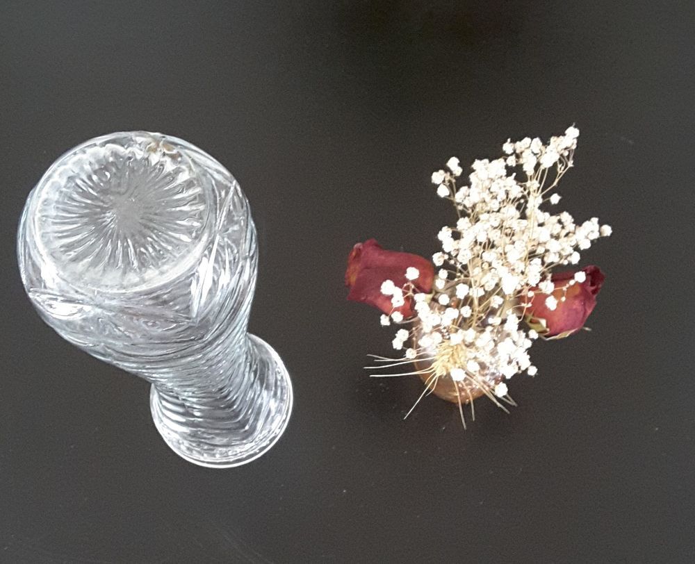 Vase transparent, cintr&eacute;, en verre Décoration