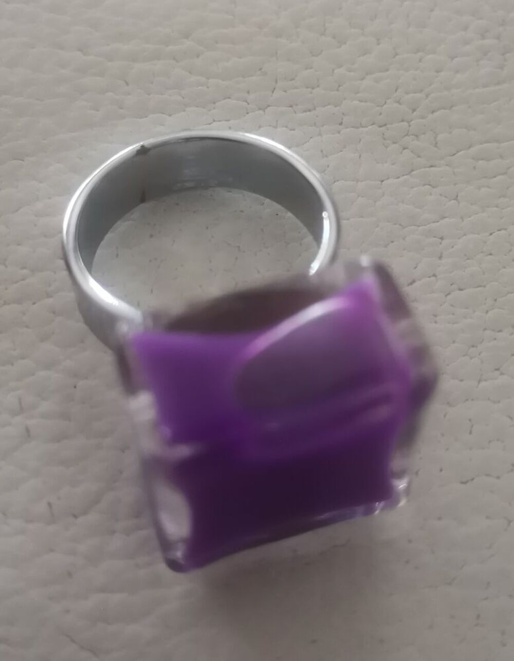 Bague pylones carr&eacute;e Bijoux et montres