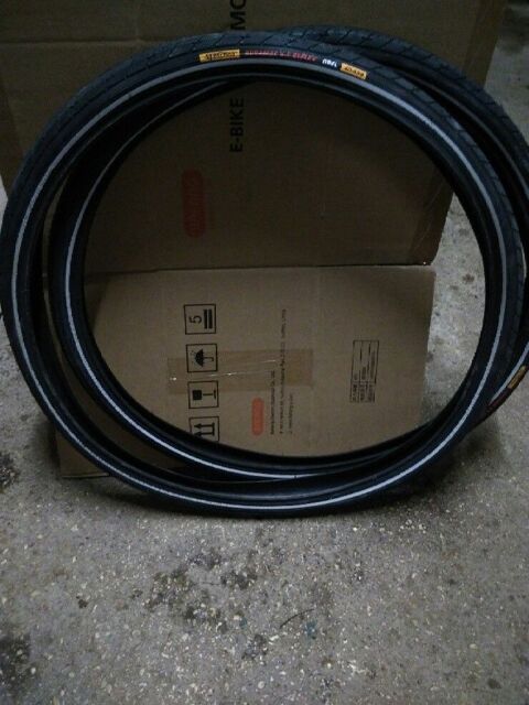 2 lots de pneus de vlo neuf 22 Broyes (51)