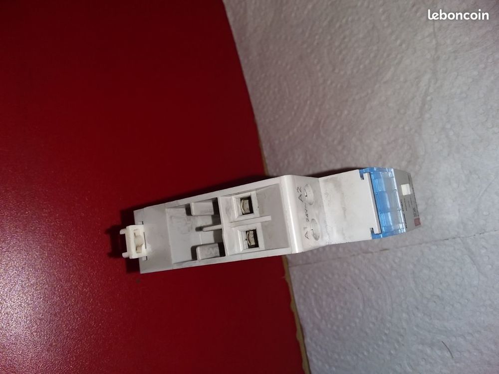 Relais de s&eacute;curit&eacute; 24V VMC &agrave; gaz LEGRAND 003859
Bricolage
