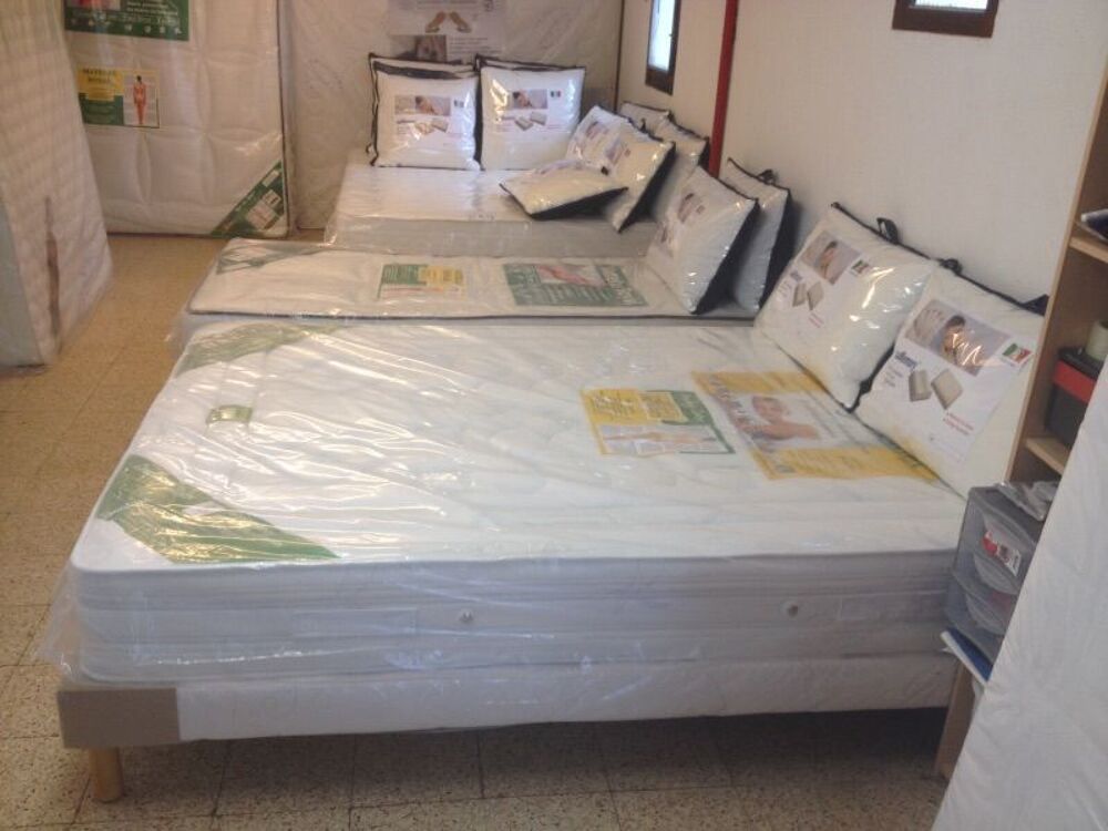 un &agrave; Matelas Et sommier neuf jamais servi Meubles