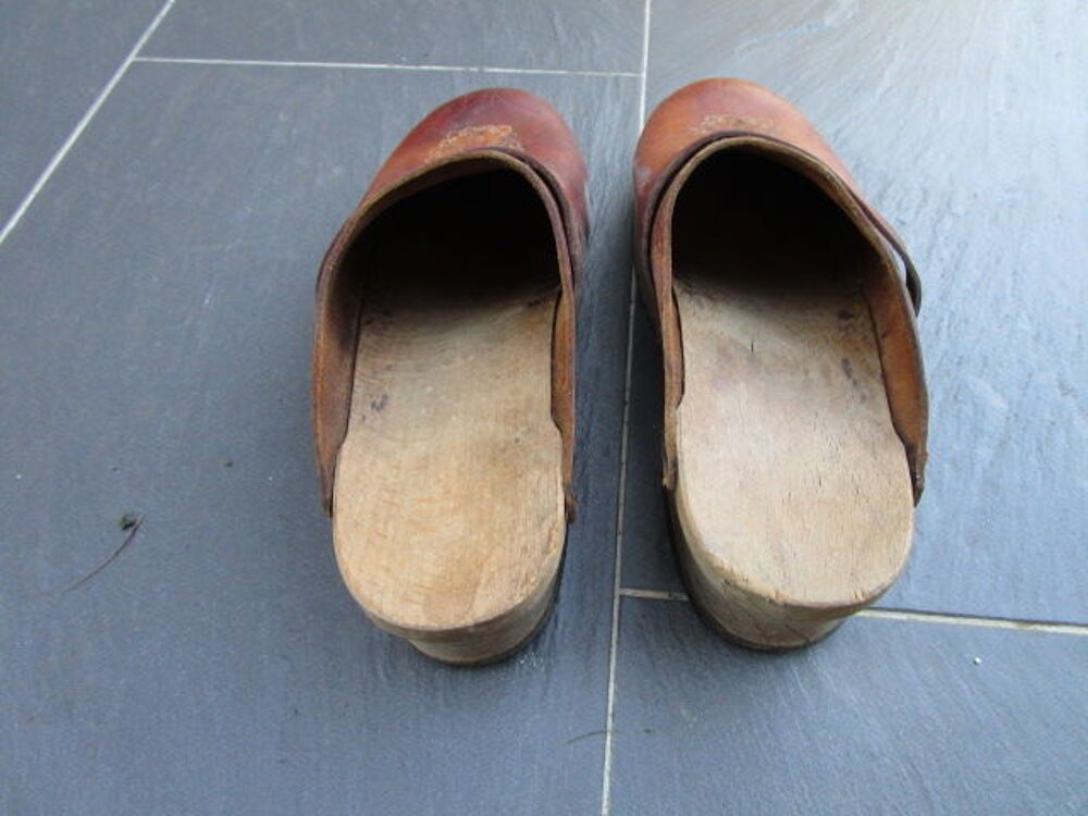 VIEILLE PAIRE DE SABOT BOIS 