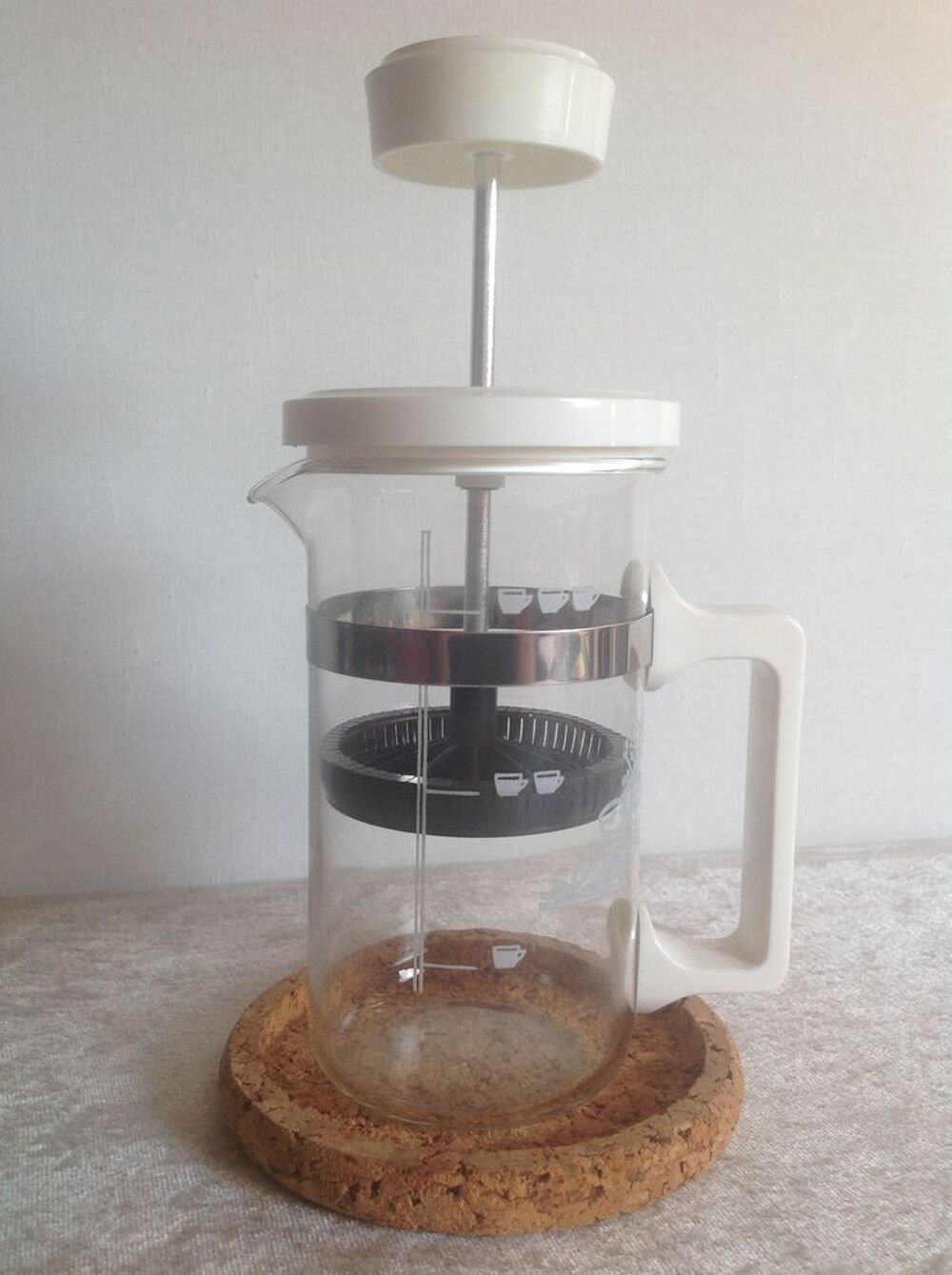 CAFETI&Egrave;RE TH&Eacute;I&Egrave;RE MANUELLE &Agrave; PISTON &amp; PLATEAU LI&Egrave;GE Envoi po Cuisine