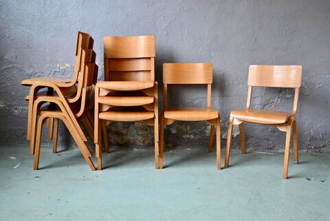 Lot de Chaises  8 vintage scandinaves en bois empilables 800 Wintzenheim (68)