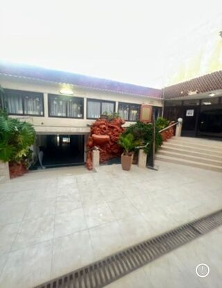  H�tel Particulier � vendre 15 + pi�ces 2336 m� Dakar, s�n�gal