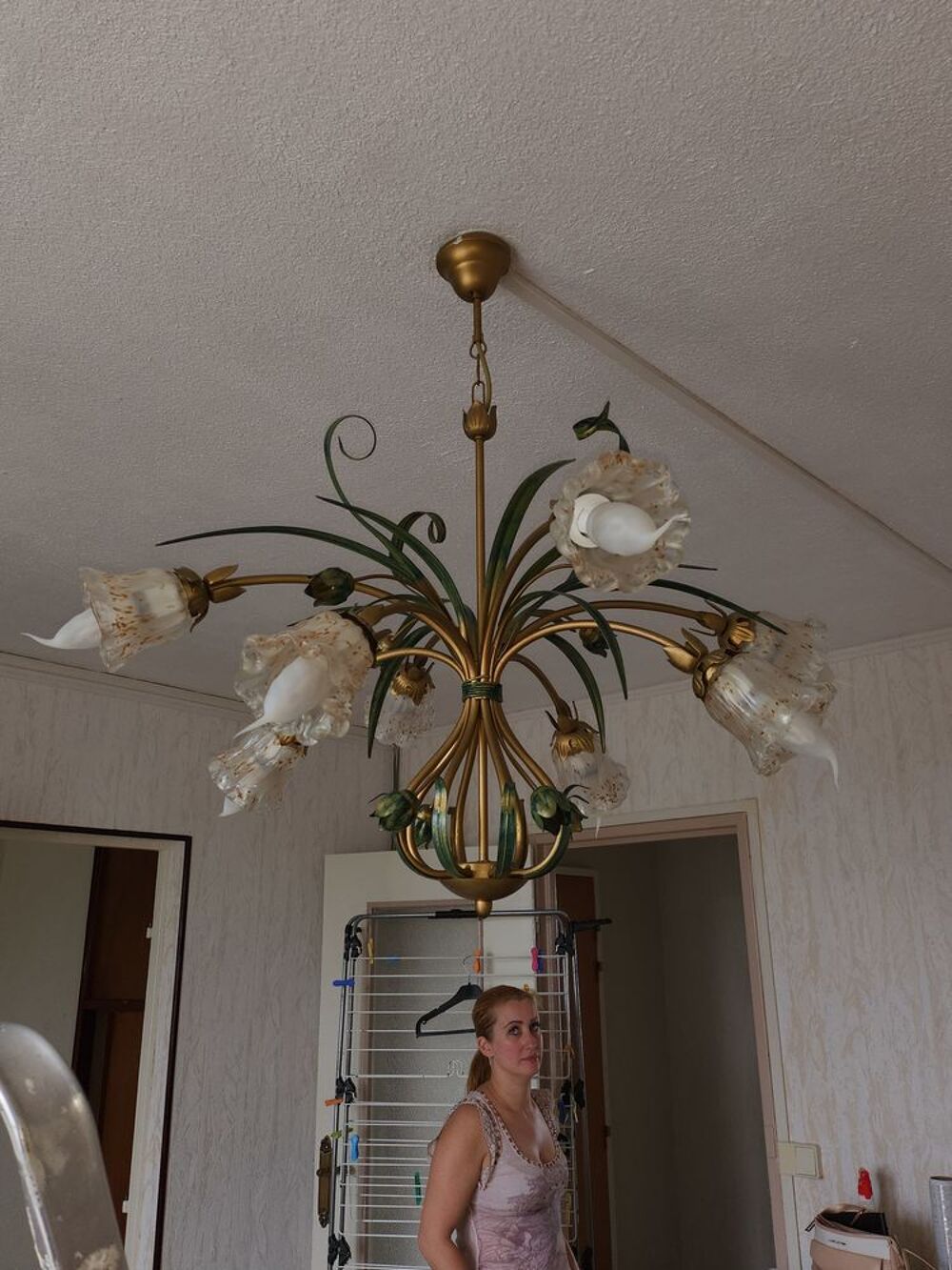 Lustre luminaire Laurie Lumi&egrave;re vert et dor&eacute; floral Décoration