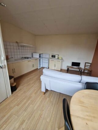  Appartement à louer 2 pièces 45 m² Magnac-sur-touvre