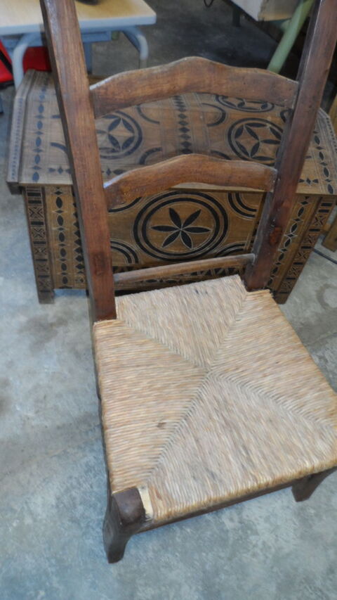 Un prie Dieu ancien 55 Uchaux (84)