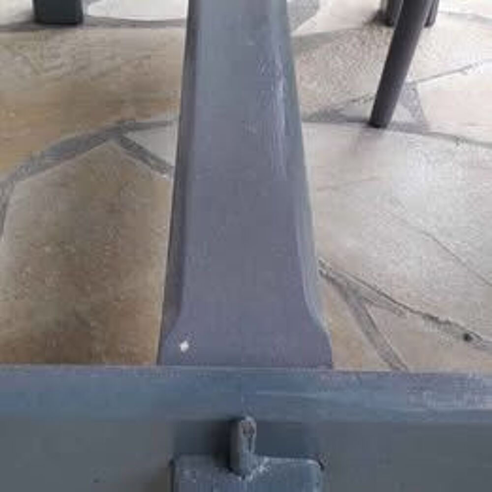 Table ancienne + 4 chaises Meubles