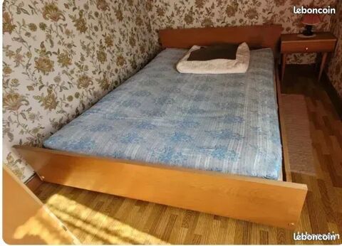 Chambre à coucher bon état Montcourt (70)