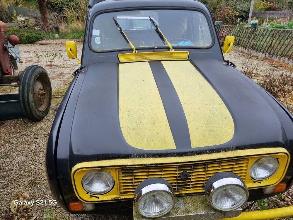 R4 Voiture des ptt avec attelage 1986 occasion 86150 N&eacute;rignac