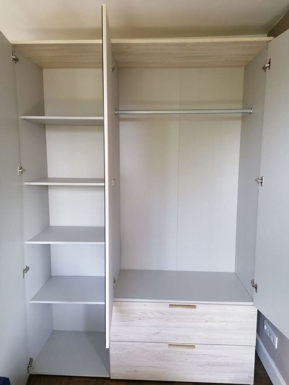 Armoire haute bois blanchi
Meubles