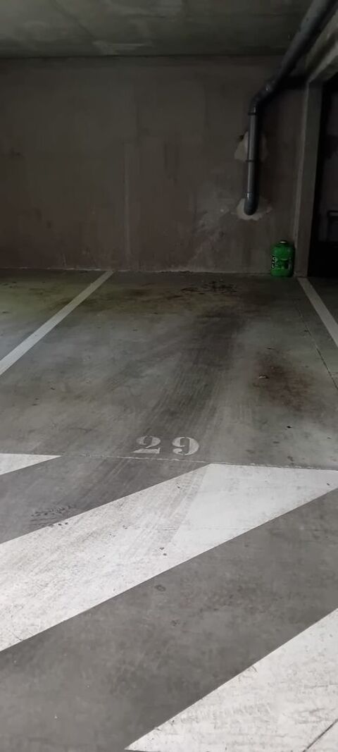  Parking / Garage  louer 13 m