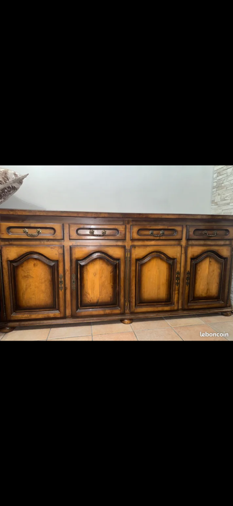 Grand buffet en ch�ne massif bahut salle � manger tr�s bon Manosque (04)