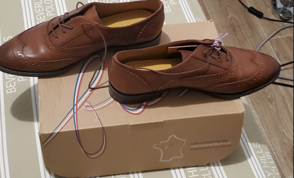 CHAUSSURES FEMMES ERAM DERBIES MARRON 
Prix : 55€
Chaussures