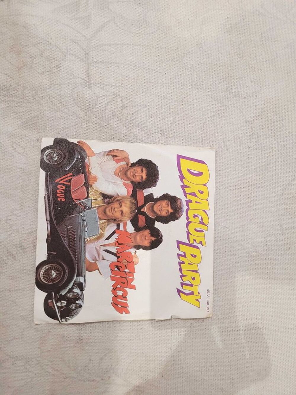 1 disque vinyl 45 tours CD et vinyles