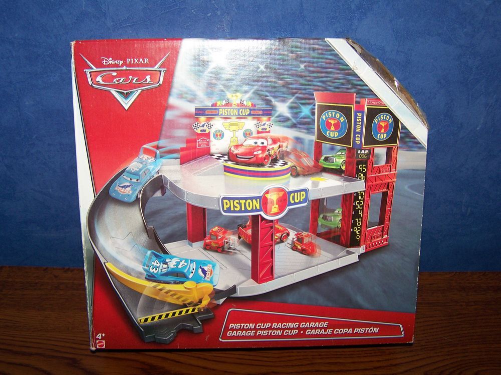 Garage Cars piston cup Jeux / jouets