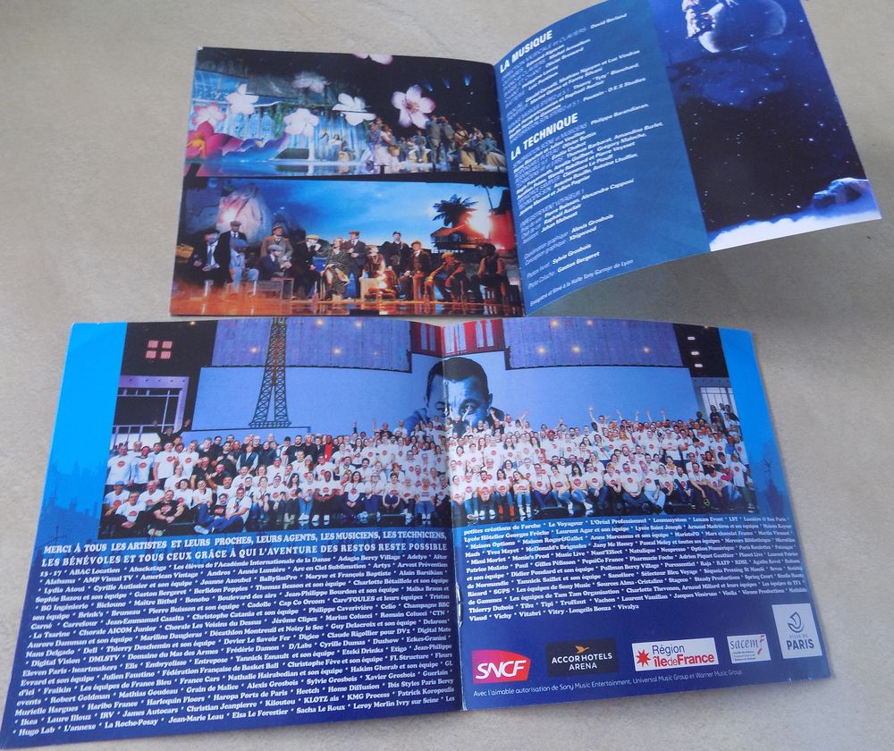 cahier CD les enfoir&eacute;s 