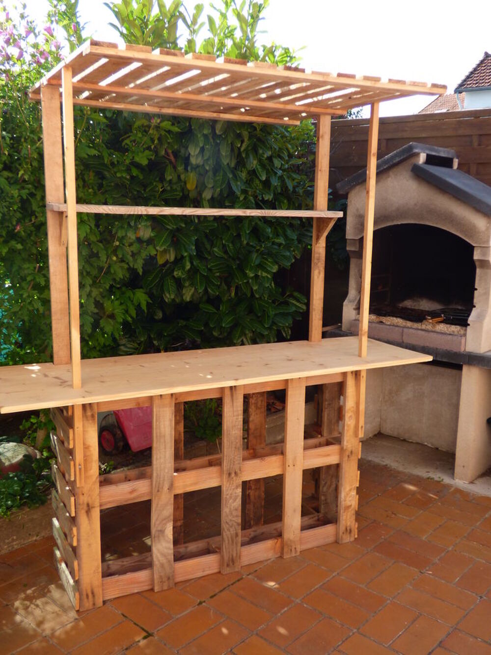 bar en palette pour &eacute;v&eacute;nements familiaux. Meubles