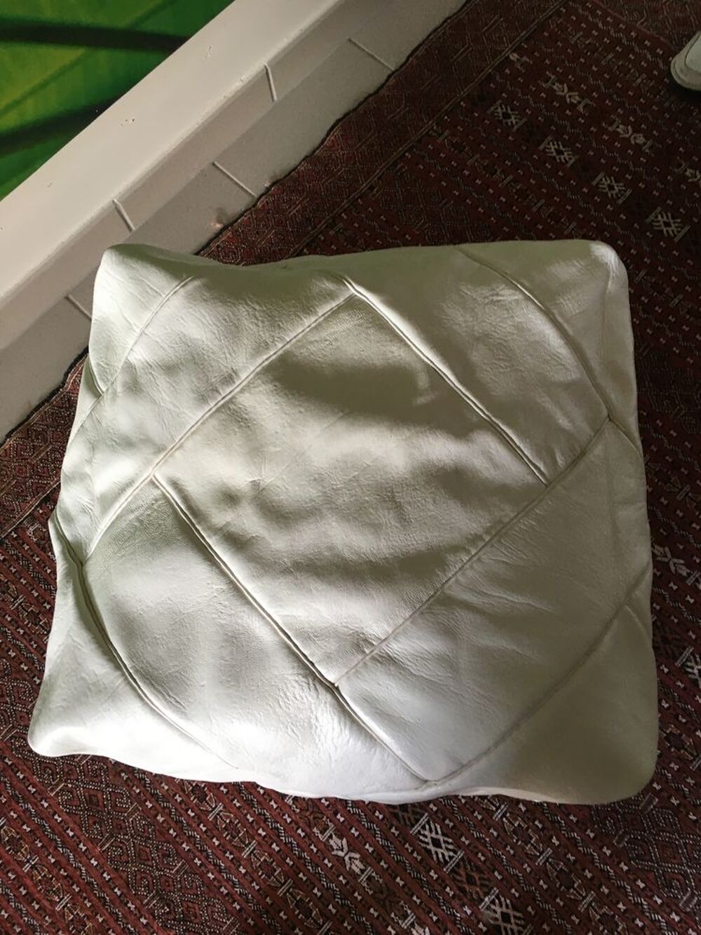Pouf en cuir blanc Meubles