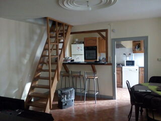 Location Appartement Bel F2/F3 duplex pour personne calme et soigneuse Épinal
