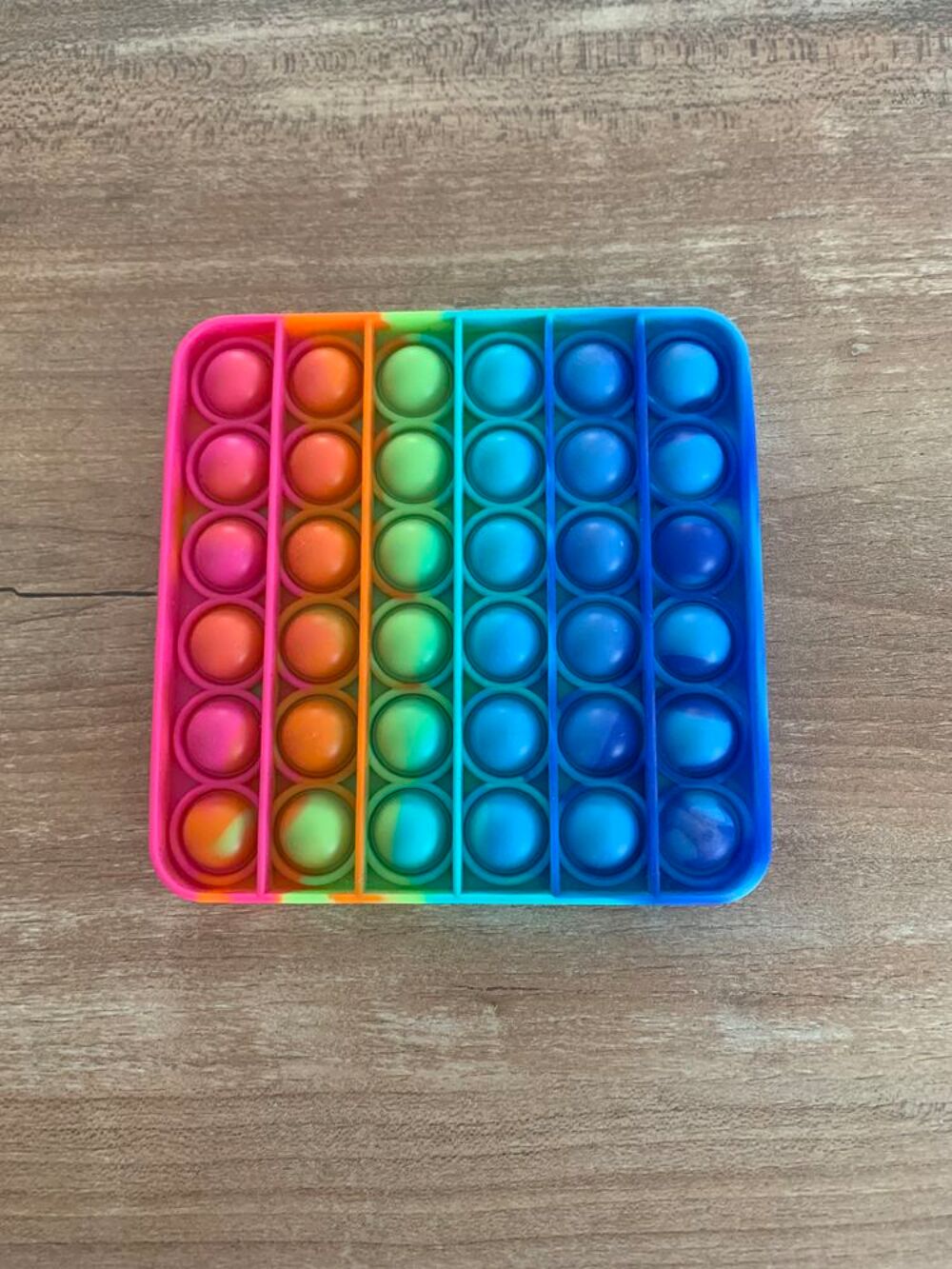 Jeu " Pop it fidget push bubble carr&eacute; arc en ciel Jeux / jouets