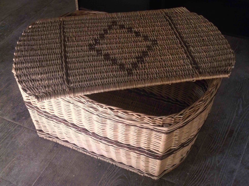 grand panier en rotin et osier - 25 € Meubles