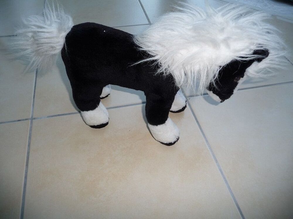 Cheval en peluche noir et blanc Jeux / jouets