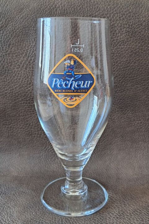 verre à bière logo Fischer pêcheur bière blonde d'Alsace Mauguio-Carnon-Plage (34)