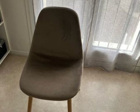 Chaise en velours 15 Chalon-sur-Sa�ne (71)