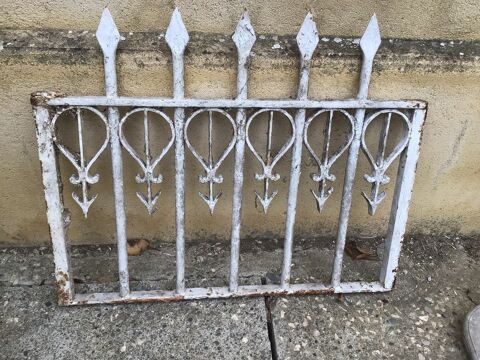 Très belle grille corniche /fer +volant puits diam'97 cm Tournan (32)