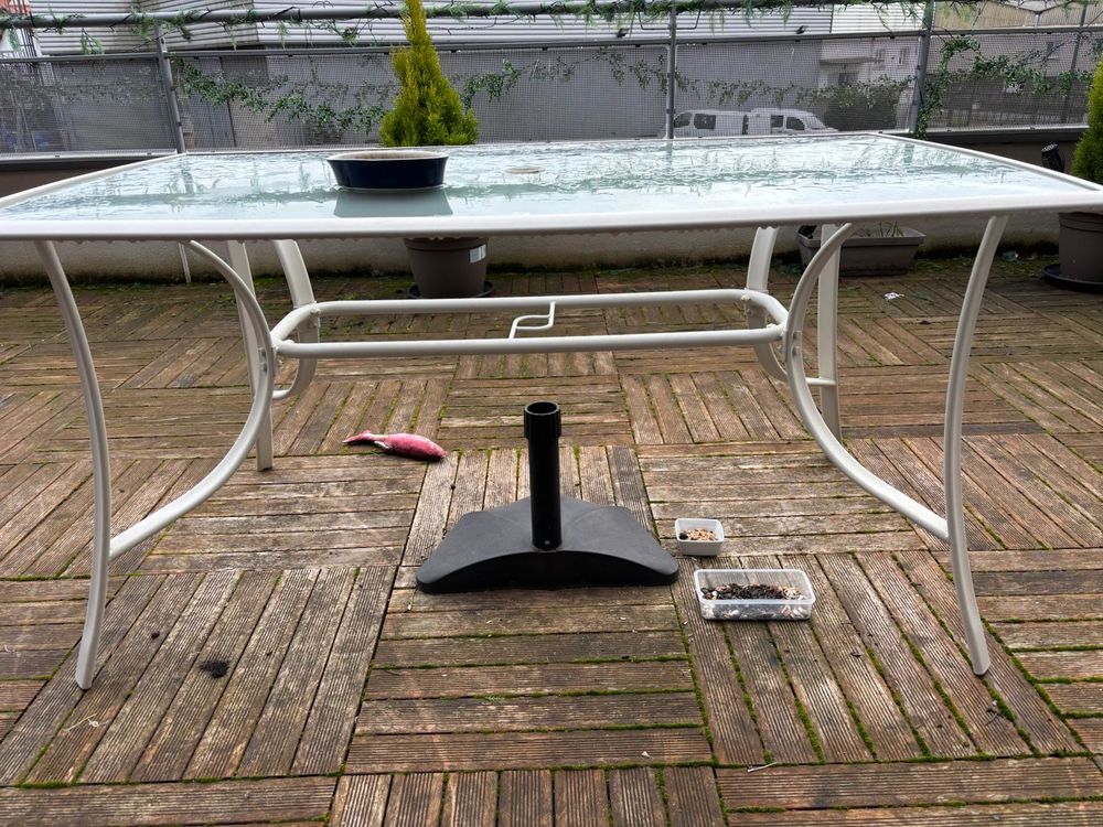 salon de jardin avec ses chaises amovibles Meubles