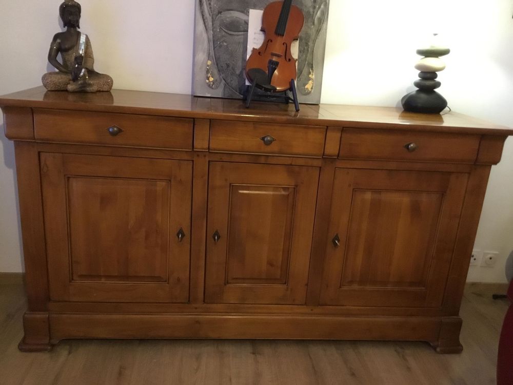 Table + 4 chaises + bahu Meubles