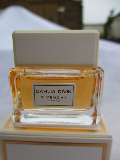 Miniature d'Eau de Parfum  Dahlia Divin  - Neuve 18 La Ferté-Alais (91)