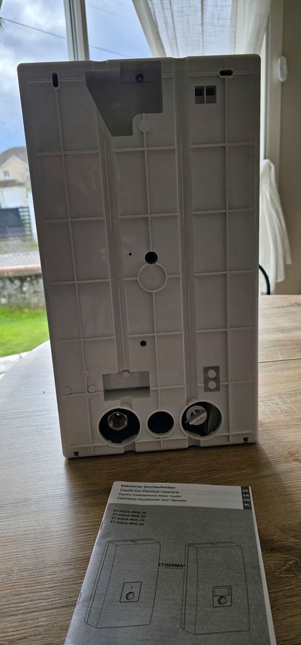 CHAUFFE EAU INSTATANE ELECTRONIQUE Electroménager