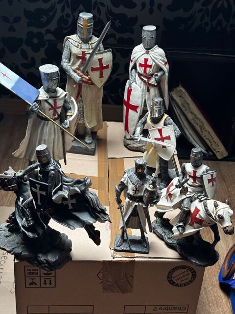 7 Figurines templiers Montigny-lès-Cormeilles (95)