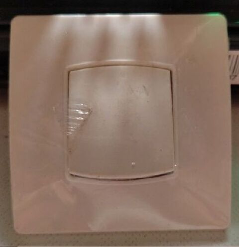 1 interrupteur Diwone 3 Beauchamp (95)