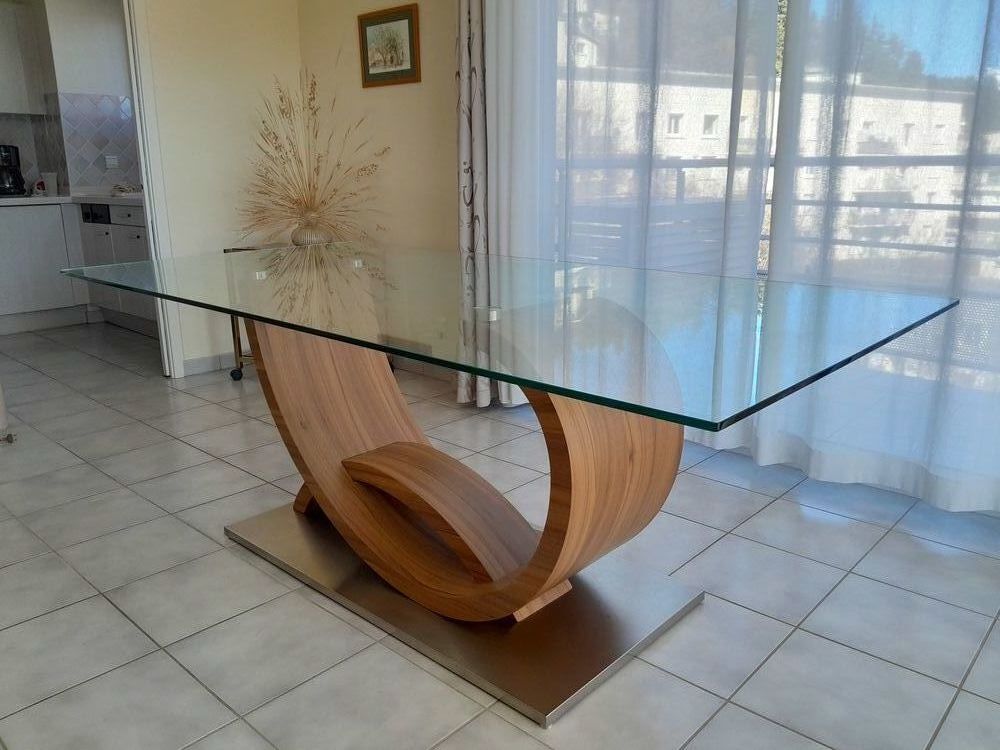 Table en verre de salle &agrave; manger et 6 chaises assorties Meubles