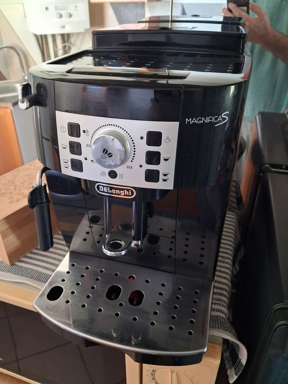 Cafeti&egrave;re &agrave; grain Delonghi Magnifica S peu servi (10/2024) Cuisine