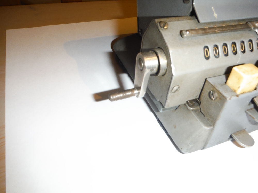 calculatrice m&eacute;canique ou arithmom&egrave;tre 
