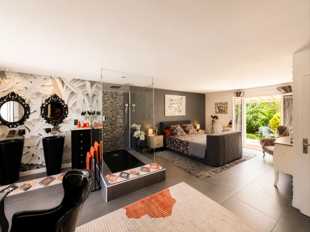 Vente Villa VILLA 231m2, PISCINE,JACUZZI, 2 APPARTEMENTS EN VIAGER LIBRE Les mayons