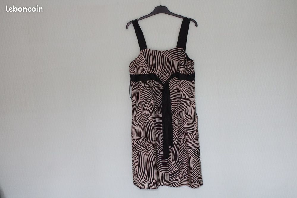 v&ecirc;tements femme, don gratuit Vêtements