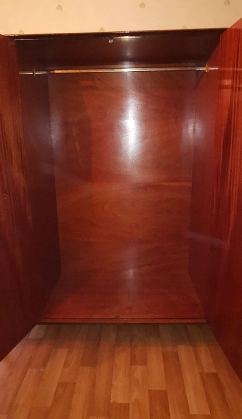 Chambre compl&egrave;te en merisier sommier Swiss Som Meubles