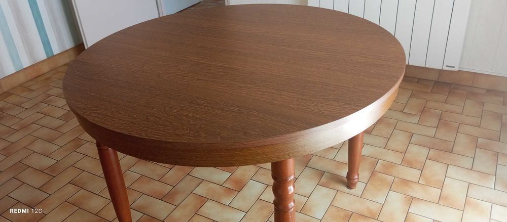 Table ronde formica bois 110x110 Meubles