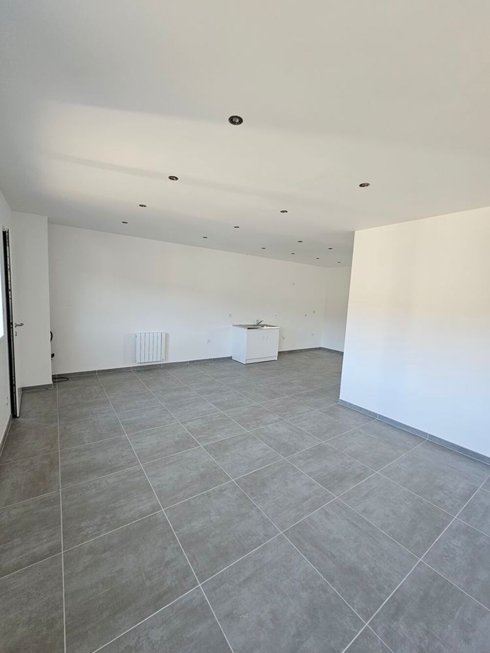Location Appartement : LOCAL F3, IDEAL BUREAUX, RESERVE AUX PROFESSIONNELS Vernon