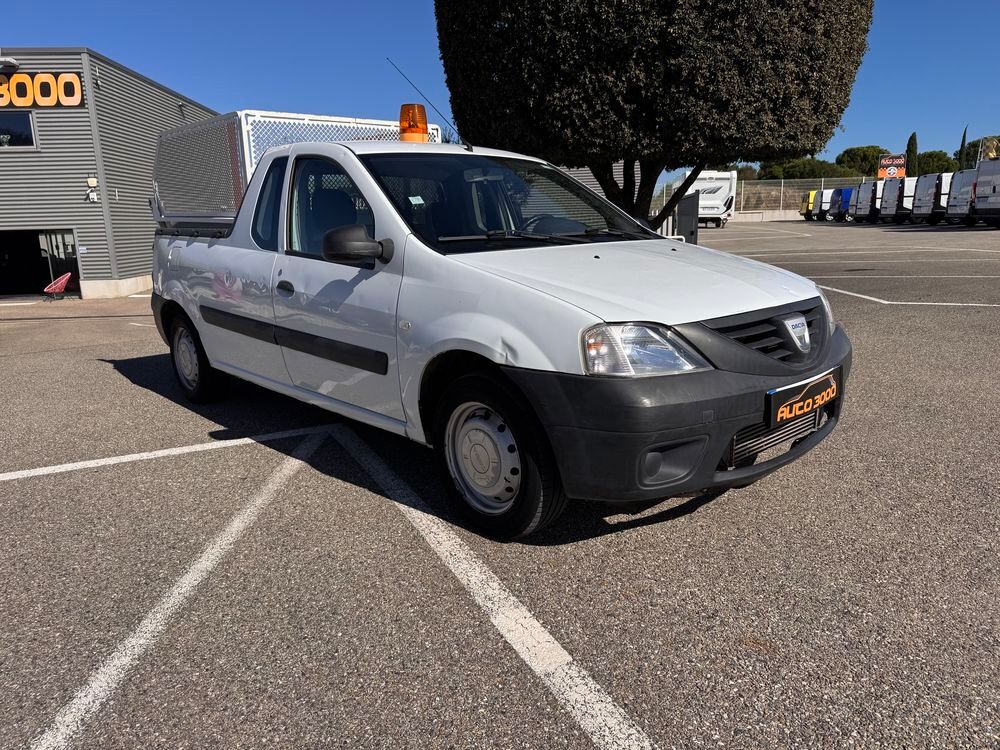 Logan Pick-up 1.5 DCI 85ch AMBIANCE PICK UP BENNE 2011 occasion 84290 Sainte-C&eacute;cile-les-Vignes