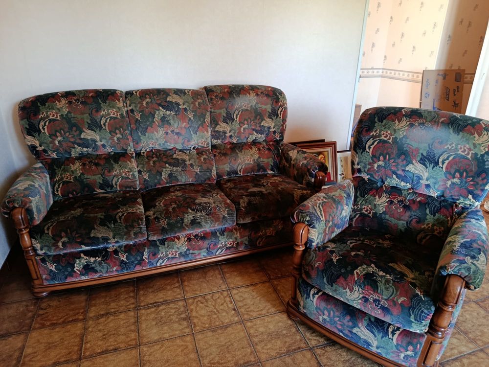 Canap&eacute; et un fauteuil Meubles