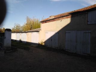  Parking / Garage � louer 18 m� Roanne